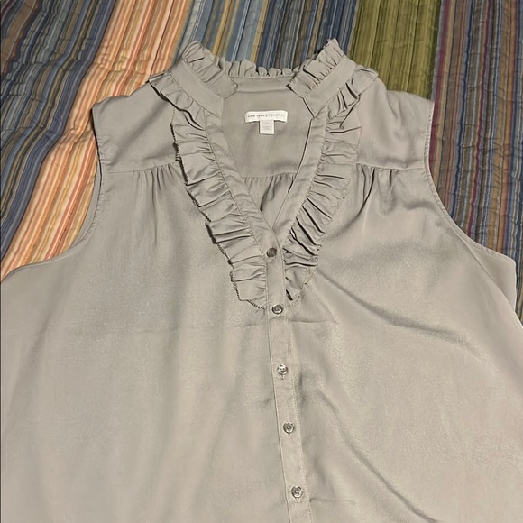 Women's Ruffled Gray Sleeveless Top - Picture 5 of 5